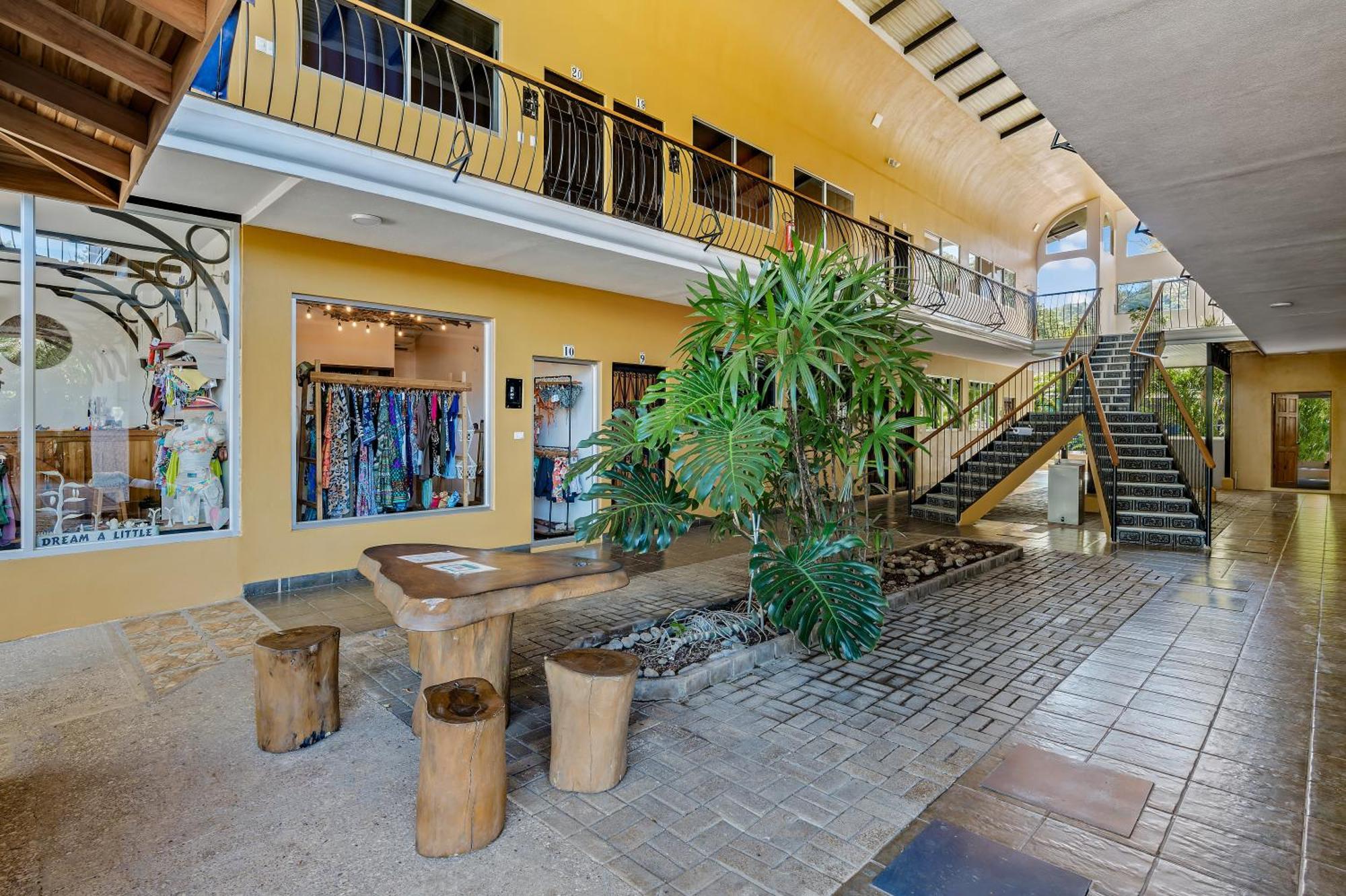 Hotel Tamarindo Inn - 1 Mi To Tamarindo Beach Exterior photo